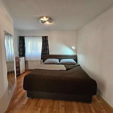 公寓 Gaestehaus In Sonniger Lage *